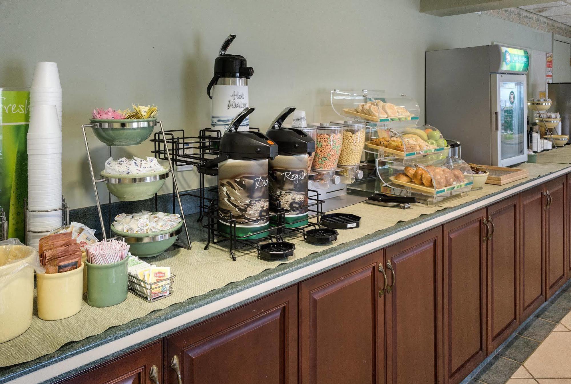 Quality Inn Little Creek Virginia Beach Exteriör bild